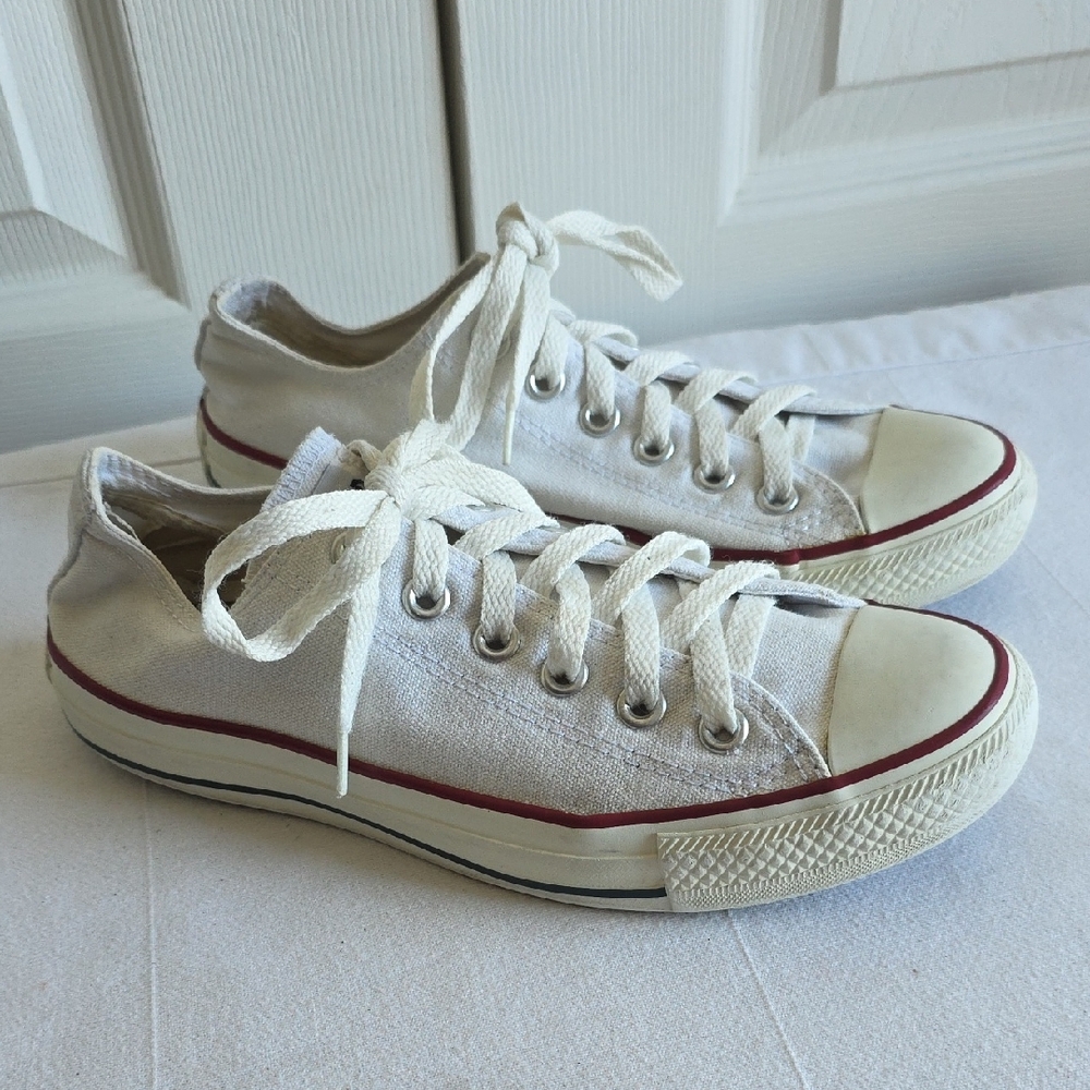 White Converse All Star Canvas Sneakers With Issues Womens Size 7 Mens Size 5